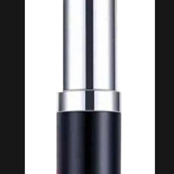 Pink Lipstick with Matte Finish and High Pigment