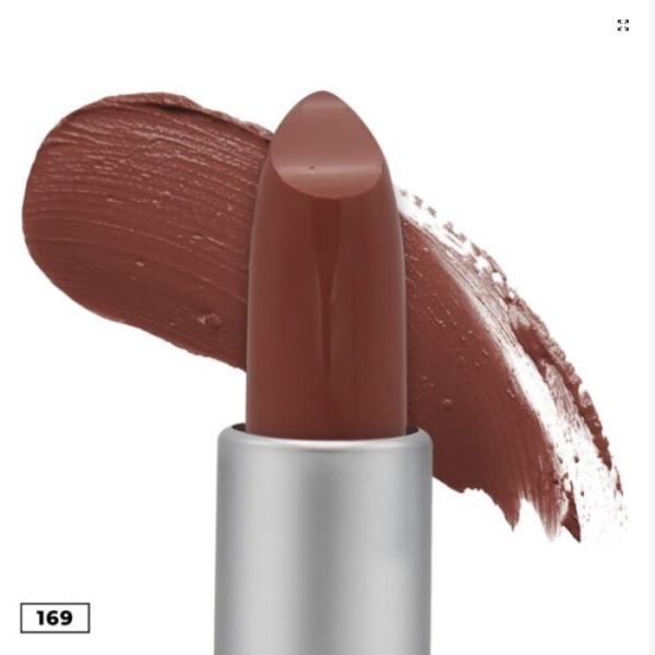 12 Matte Lipsticks Set – Multicolor Shades with Smooth Texture and Long-Lasting Matte Finish for Bold Professional Makeup