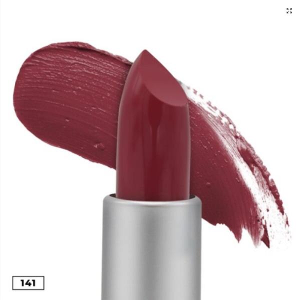 12 Matte Lipsticks Set – Multicolor Shades with Smooth Texture and Long-Lasting Matte Finish for Bold Professional Makeup