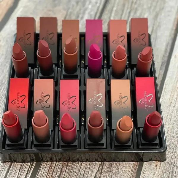 Pack of 12 Matte Lipsticks – 5-in-1 & 4-in-1 Waterproof Long-Lasting Set in Red, Brown, Nude, Pink, Maroon