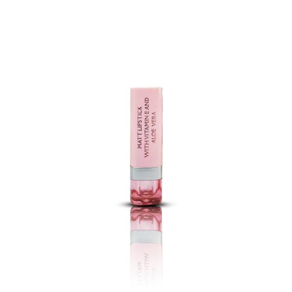 Glamorous Face Matte Lipstick Shade 111 with Vitamin E and Aloe Vera Extracts